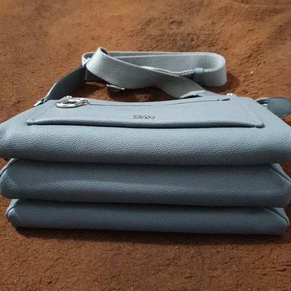 DKNY Nala Crossbody Bag NWOT - Picture 3 of 7